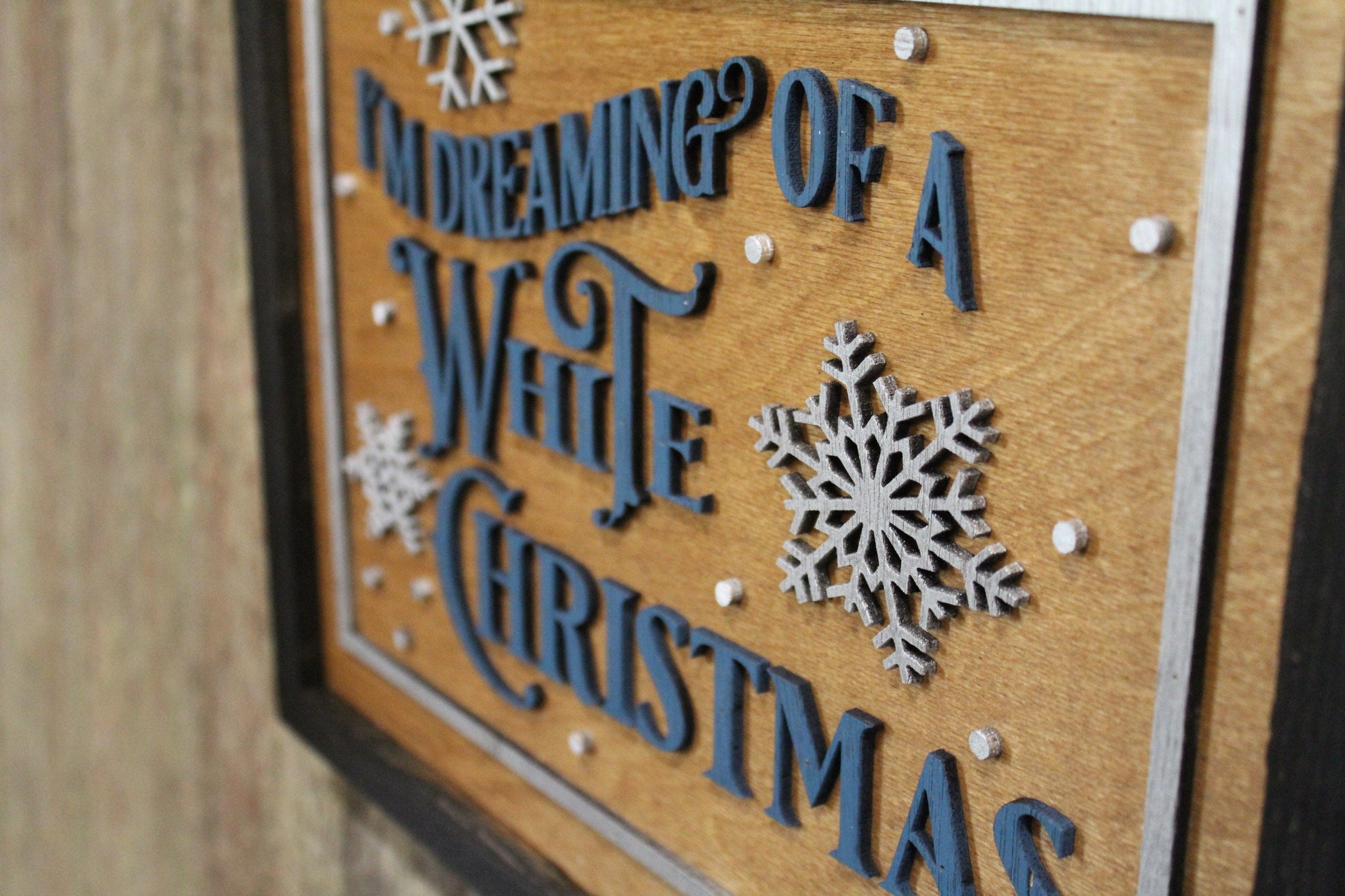 I'm Dreaming of a White Christmas Wood Sign Decoration Winter 3D Raised Text Country Farmhouse Cabin Decor Snowflake Merry Nostalgic Vintage