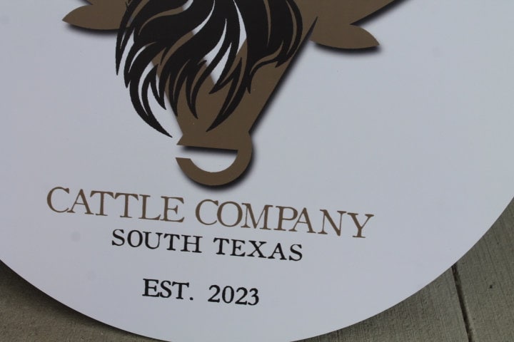 Personalized Cattle Company Hairy Cow Est Longhorn Highland Cow Smooth Round Waterproof Weatherproof Outdoor Signage PVC