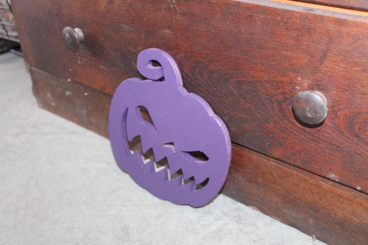 Wooden Jack o lantern Pumpkin Spooky Yard Cut out Sign Pumpkin Rustic Yard Fall Autumn Decoration Prop Giftable Halloween Purple Face