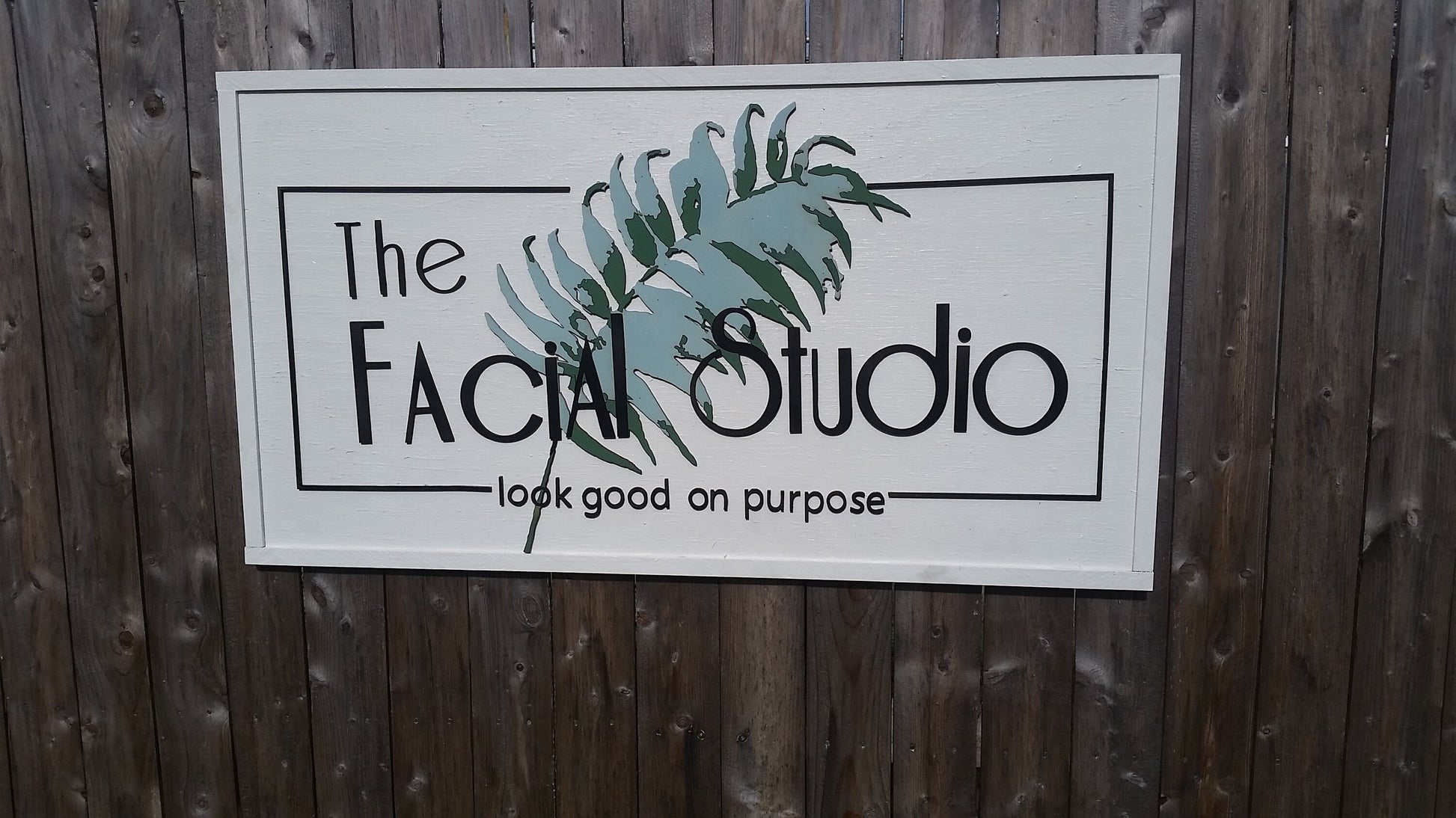 Custom XL Commerical Wood Signage Indoor Outdoor Finish Logo Emblem Design Facial Beauty Studio Spa Look Good 3D Raised Handmade Feather