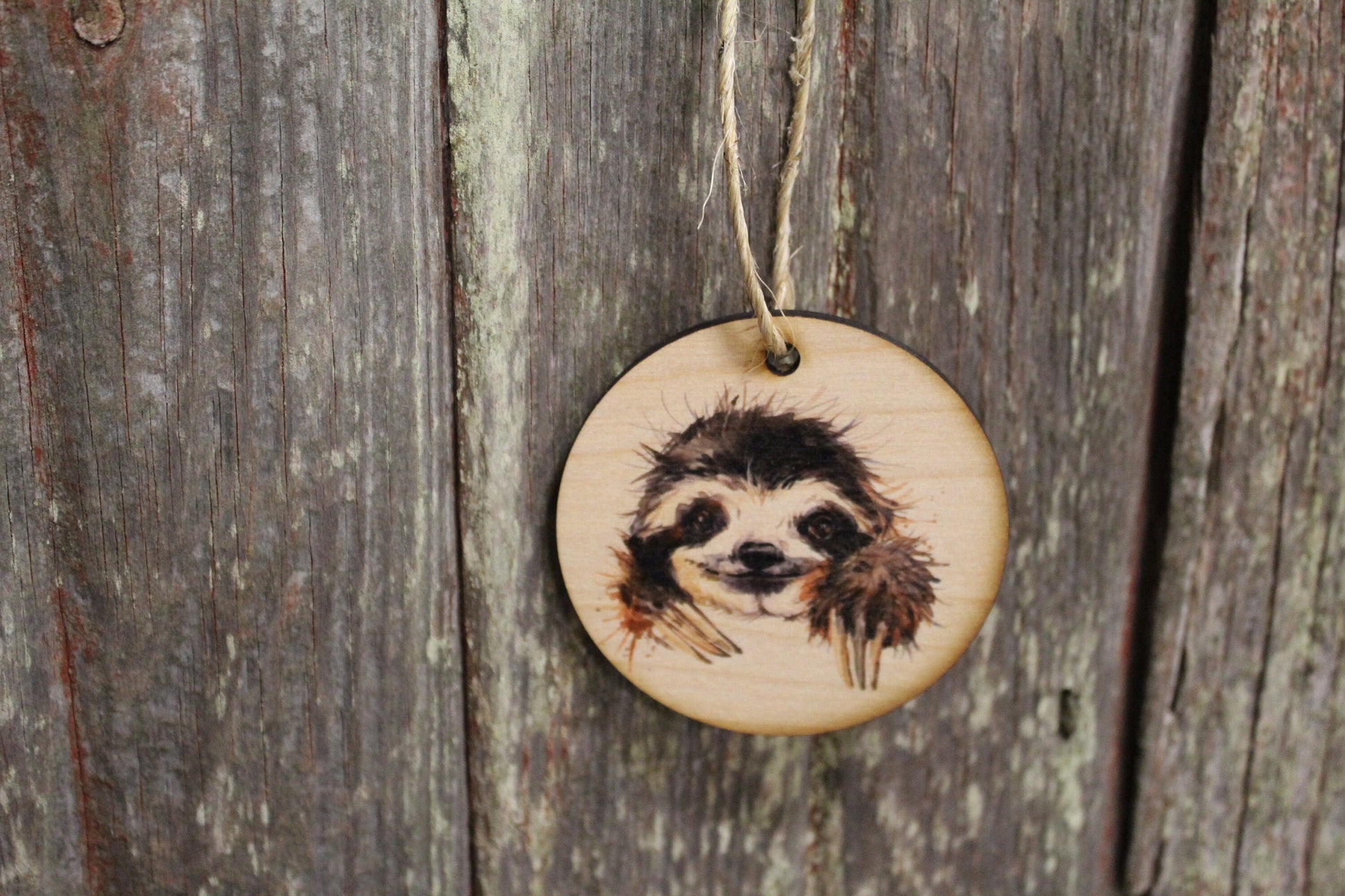 Sloth Face Ornament Watercolor Cute Detailed Claw Smile Keychain Décor Wood Circle Sign Gift Cute Unique