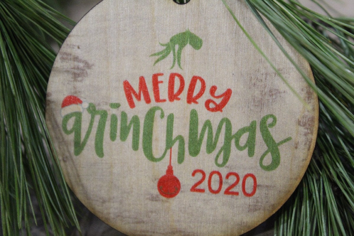 Set of 3 Merry Christmas Ornament Giftable Keepsake Mean One Christmas Keychain Décor Wood Sign Tree Gift Cute Character Hand Green Festive