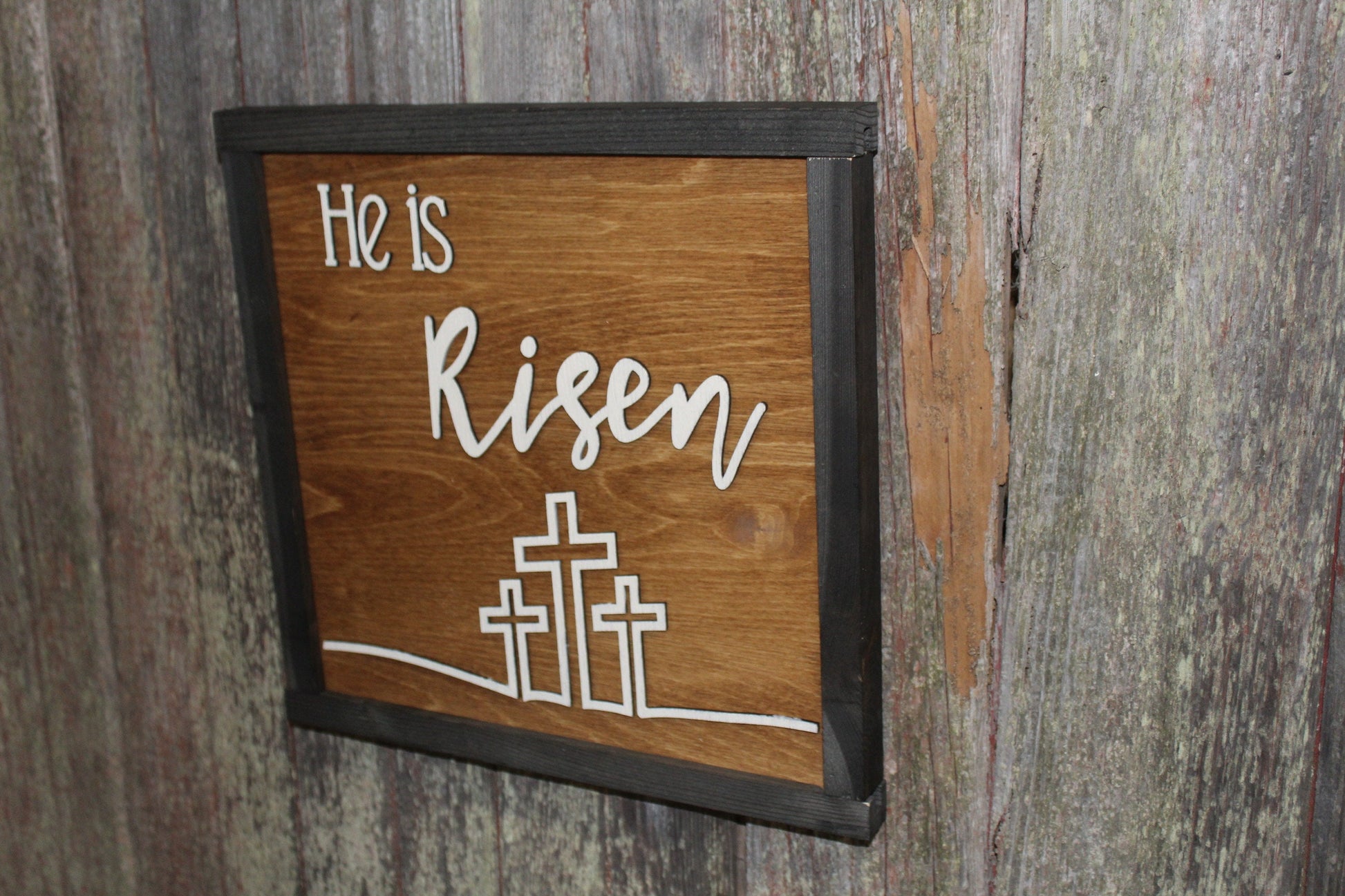 He Is Risen Easter Celebration Wood Sign 3D Raised Text 3 Crosses Rustic Jesus Lives Primitive Decor Wall Hanging Spring Resurrection Day
