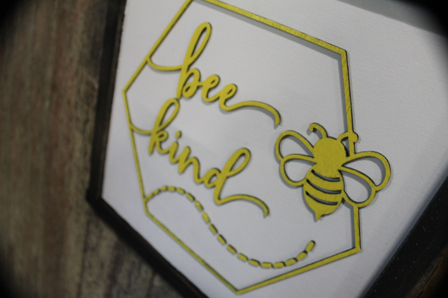 Bee Kind Wood Sign Honey Comb Queen Bee 3D Raised Text Bumble Bee Wreath Rustic Honey Bee Hive Farmhouse Country Yellow Wall Hanging Art