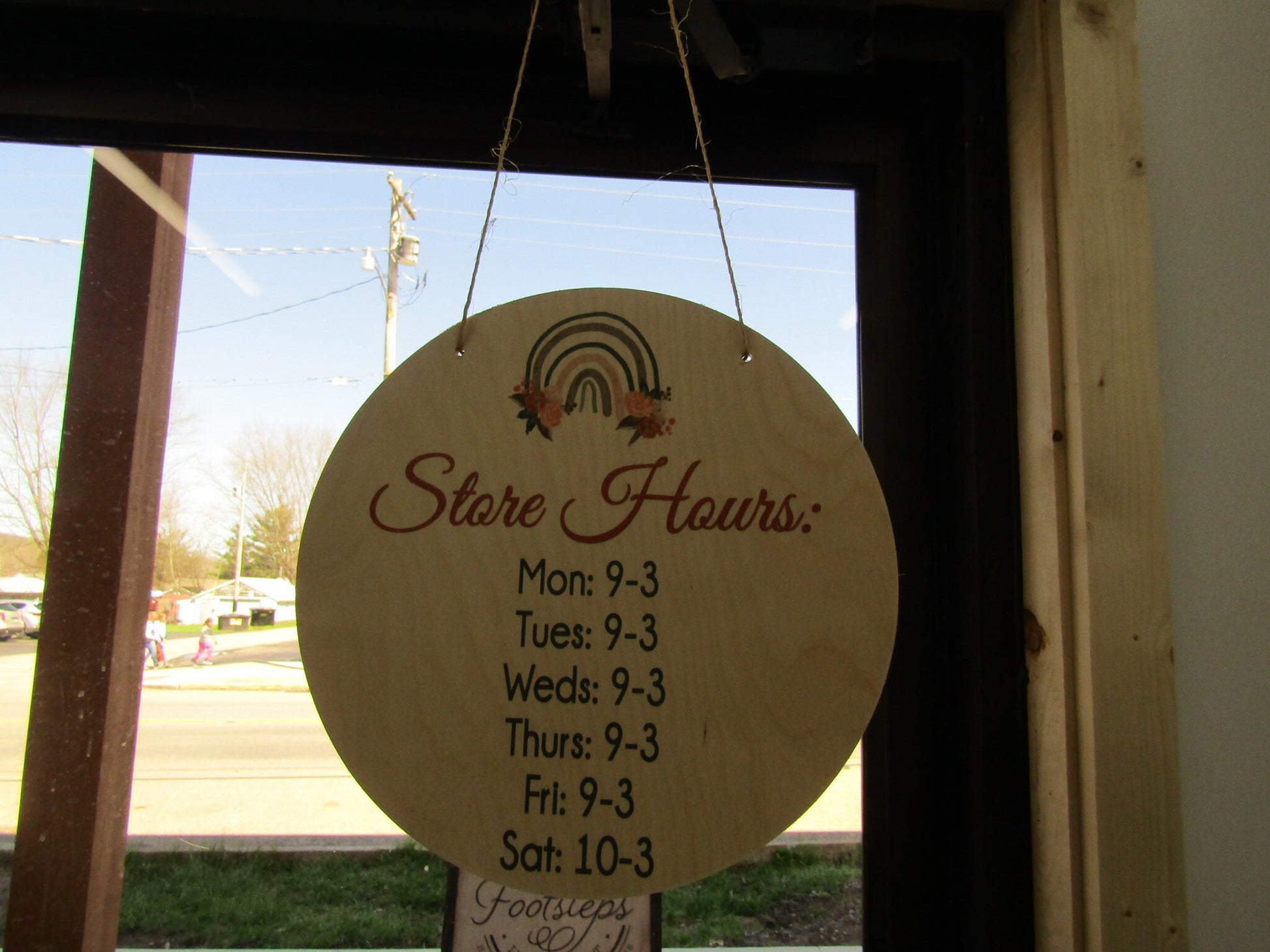Business Store Hours Sign Commerical Signage Light Weight Small Business Hanging Sign Business Custom Circle Door Sign Color Wood Print