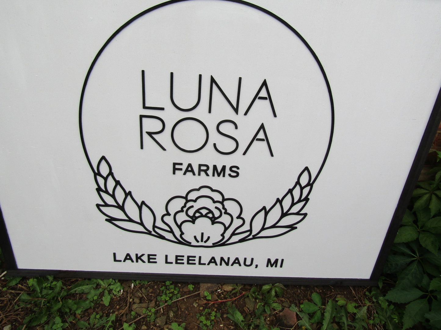 Luna Rosa Farms Homestead Sign Commerical Signage Floral Hoop Wreath Minimalist Style Handmade Decor 3d Wood Laser Cut Sign Farmhouse Flower