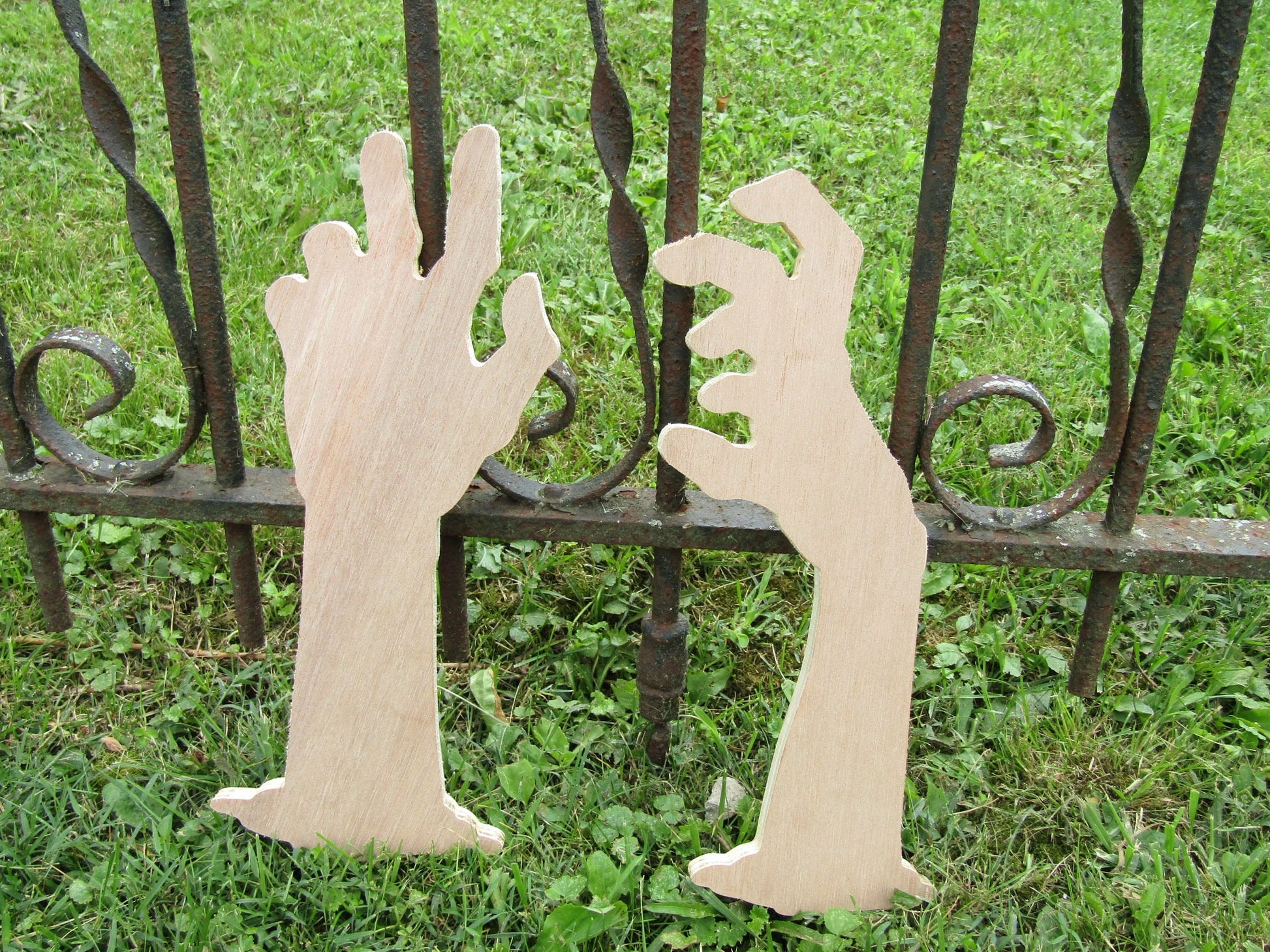 Zombie Hands Lawn Decoration Graveyard Prop Halloween Decor Spooky Scary Haunted House Wooden Laser Cut Silhouette Natural Autumn Dead