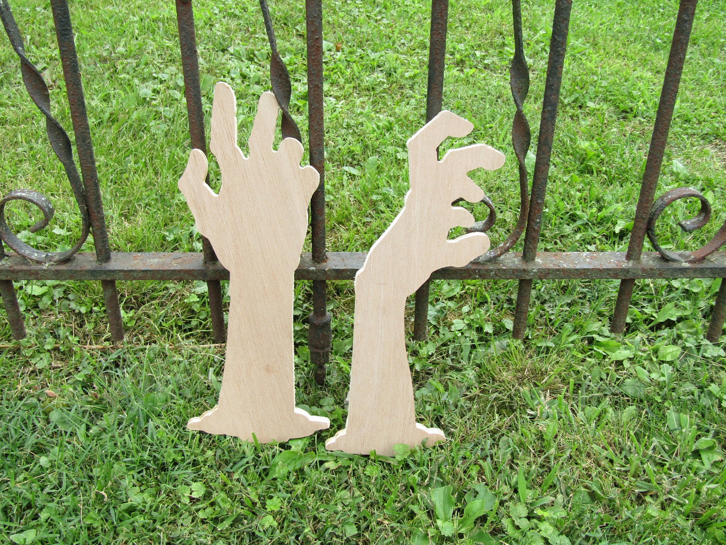 Zombie Hands Lawn Decoration Graveyard Prop Halloween Decor Spooky Scary Haunted House Wooden Laser Cut Silhouette Natural Autumn Dead