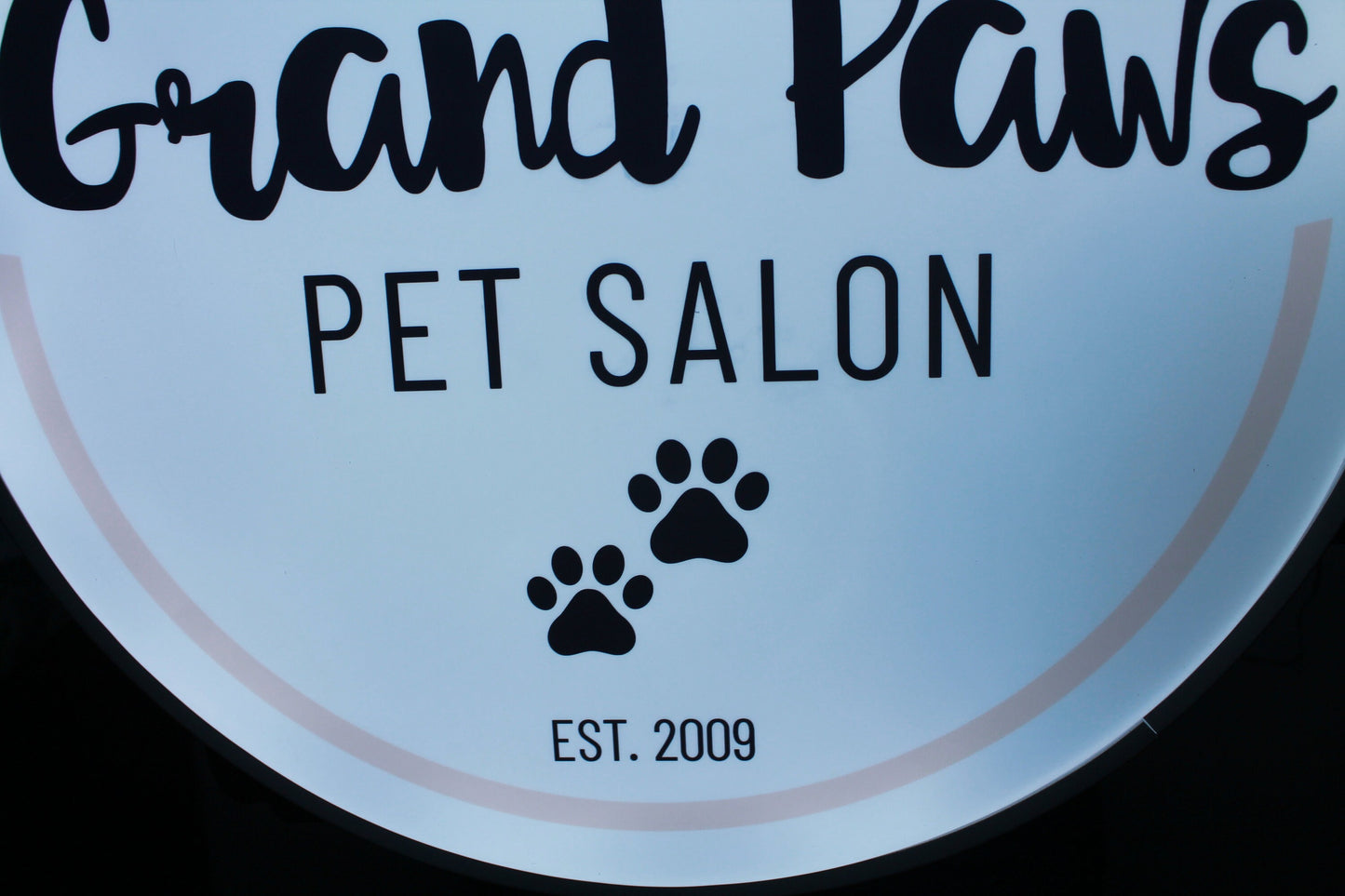 Custom Outdoor Pet Salon Paws Round Led Light Blade Sign Wall or Ceiling Mounted Circle Light Sign Store Front Commerical Signage Logo