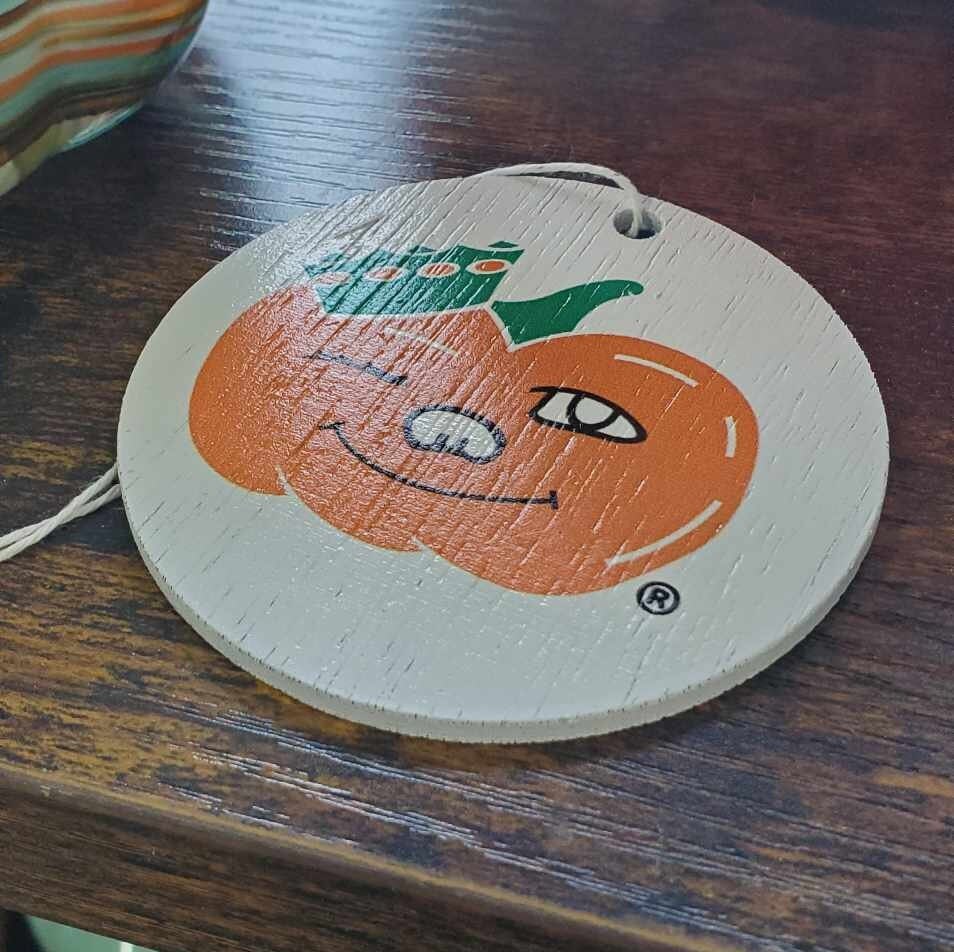 Winky Pumpkin Hometown Small Town Circleville Ohio Decor Gift Tree Decor Orange Ornament Decoration White Painted Uv Printed Image Holidays