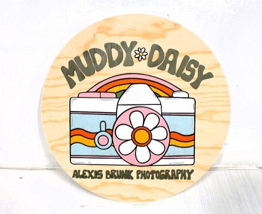 Custom Sign Round Photographer Camera Retro Daisy Business Commerical Signage Made to Order Logo Circle Wooden Handmade Raised Text Home